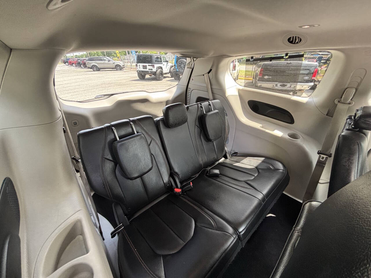 Used 2018 Chrysler Pacifica - photo 21
