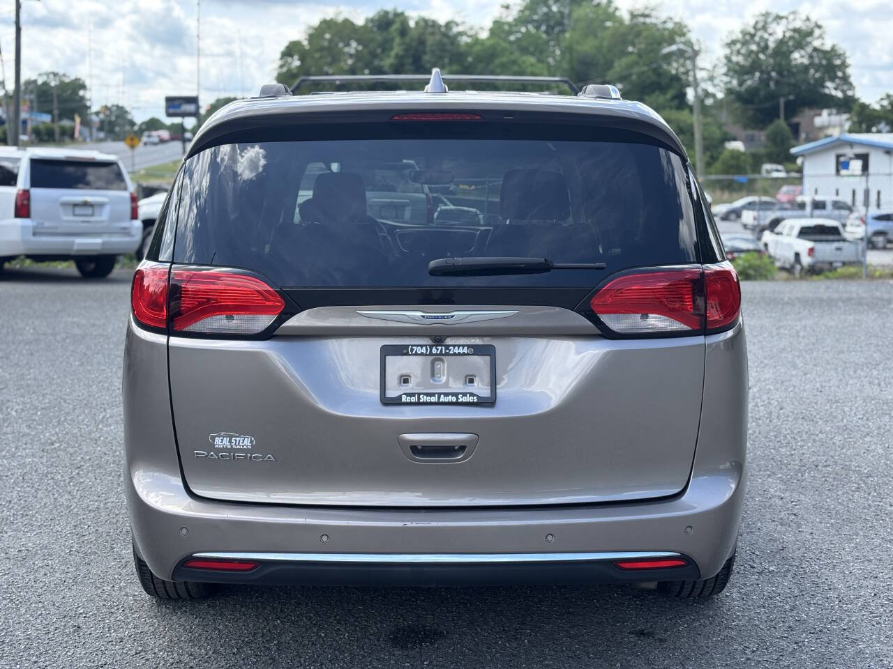 Used 2018 Chrysler Pacifica - photo 10