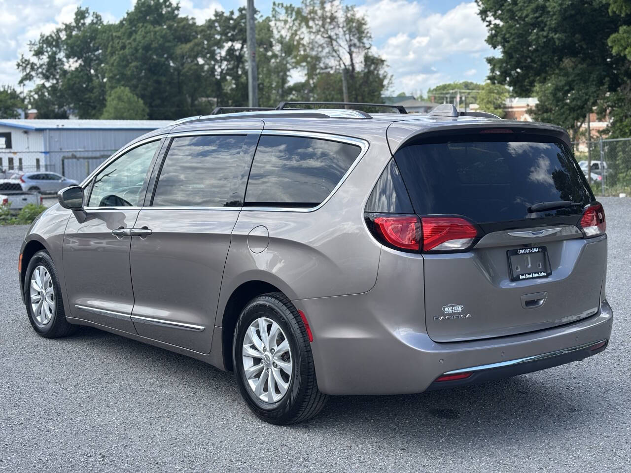 Used 2018 Chrysler Pacifica - photo 11