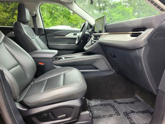 Used 2025 Ford Explorer - photo 12