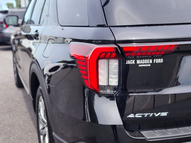 Used 2025 Ford Explorer - photo 10