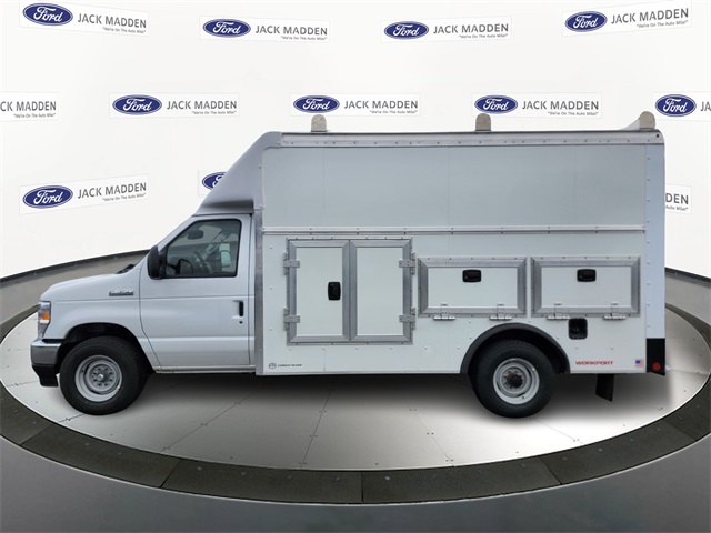 New 2026 Ford E-350 - photo 6