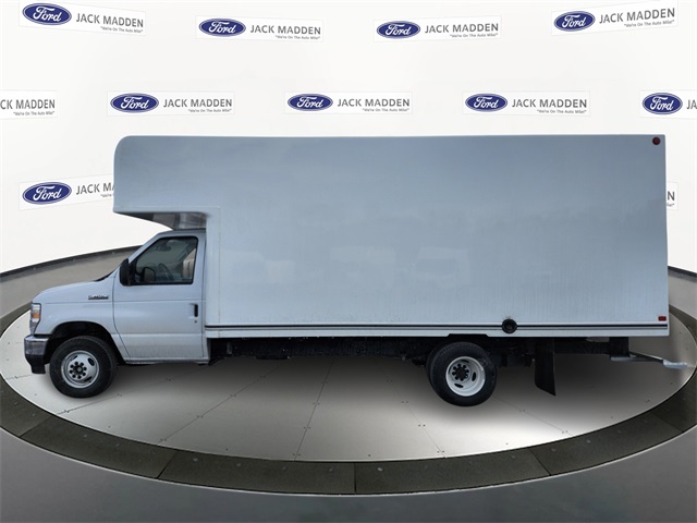 New 2026 Ford E-450 - photo 7