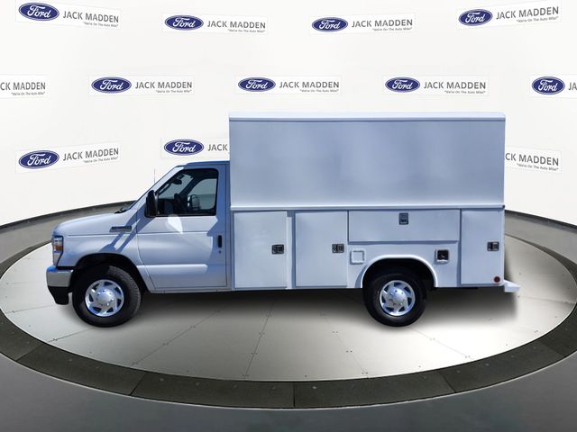 New 2026 Ford E-350 - photo 5