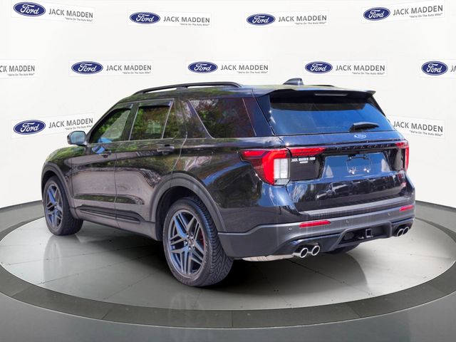 Used 2025 Ford Explorer - photo 2