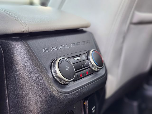 Used 2025 Ford Explorer - photo 19