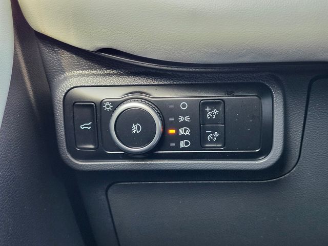 Used 2025 Ford Explorer - photo 28
