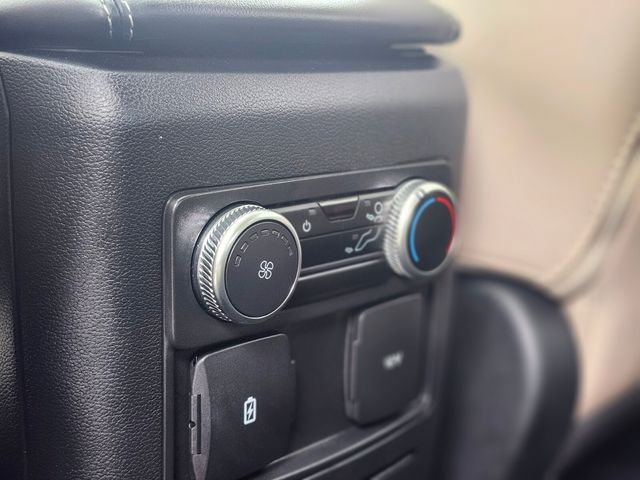 Used 2022 Ford Explorer - photo 18