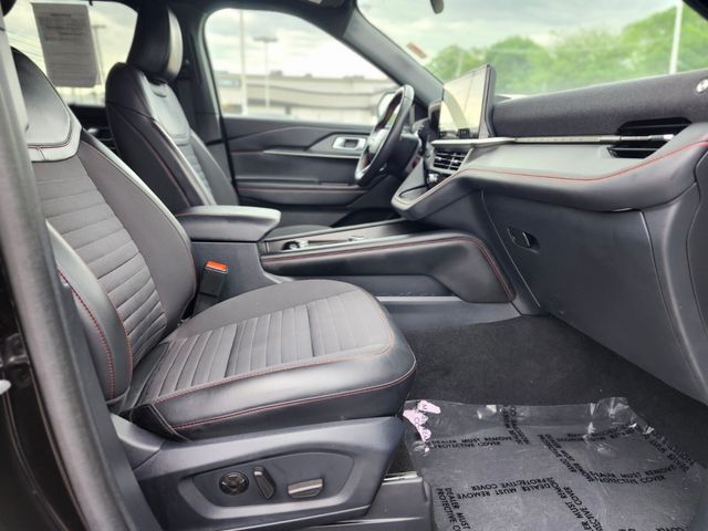 Used 2025 Ford Explorer - photo 13