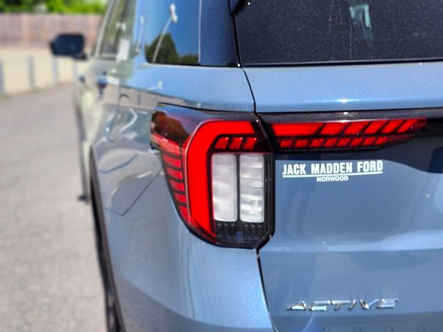 Used 2025 Ford Explorer - photo 11