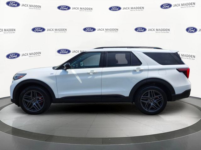 Used 2025 Ford Explorer - photo 2
