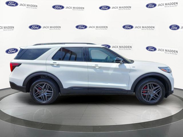 Used 2025 Ford Explorer - photo 8