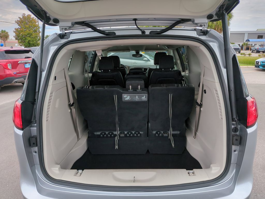 Used 2018 Chrysler Pacifica - photo 13