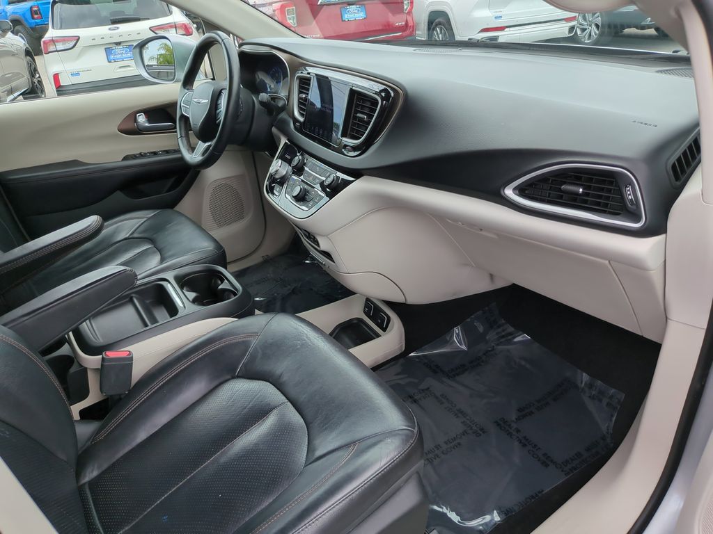 Used 2018 Chrysler Pacifica - photo 15