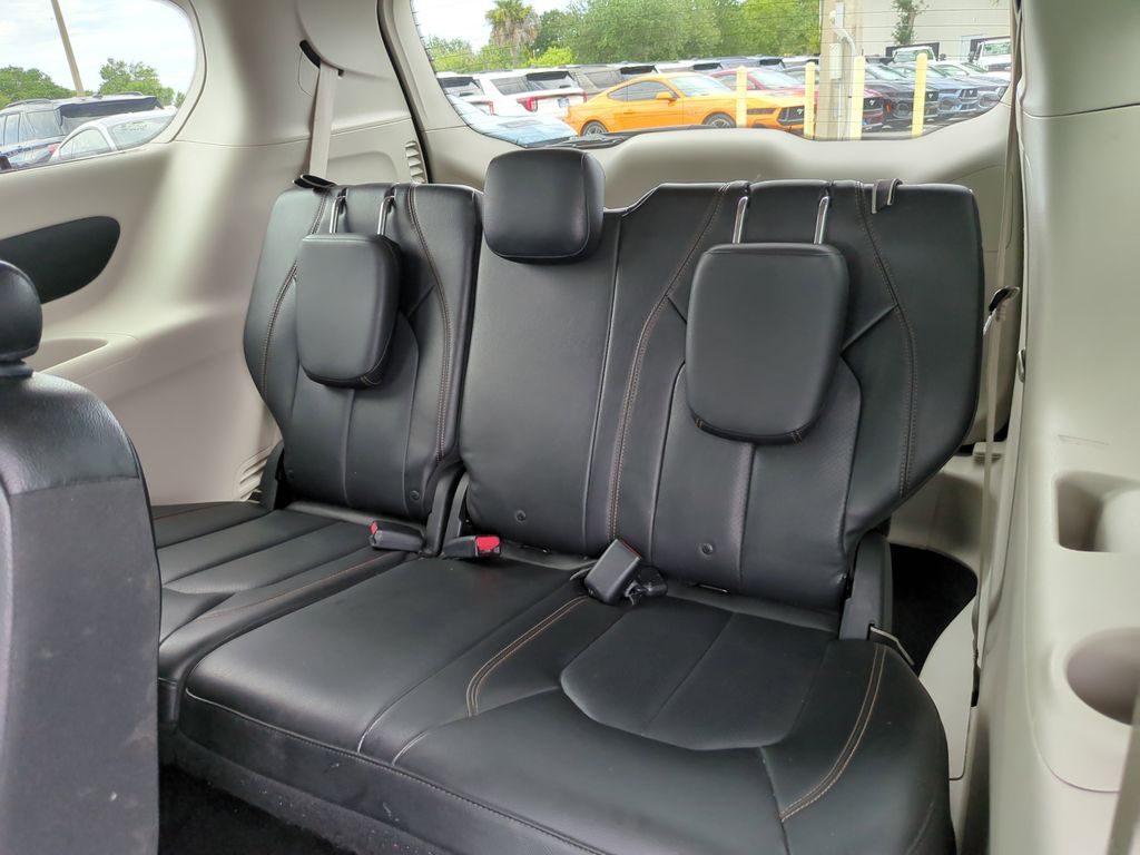 Used 2018 Chrysler Pacifica - photo 21