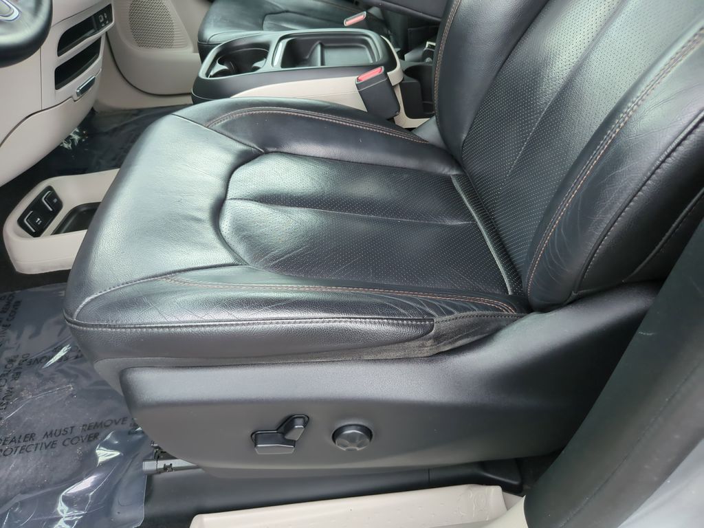 Used 2018 Chrysler Pacifica - photo 23