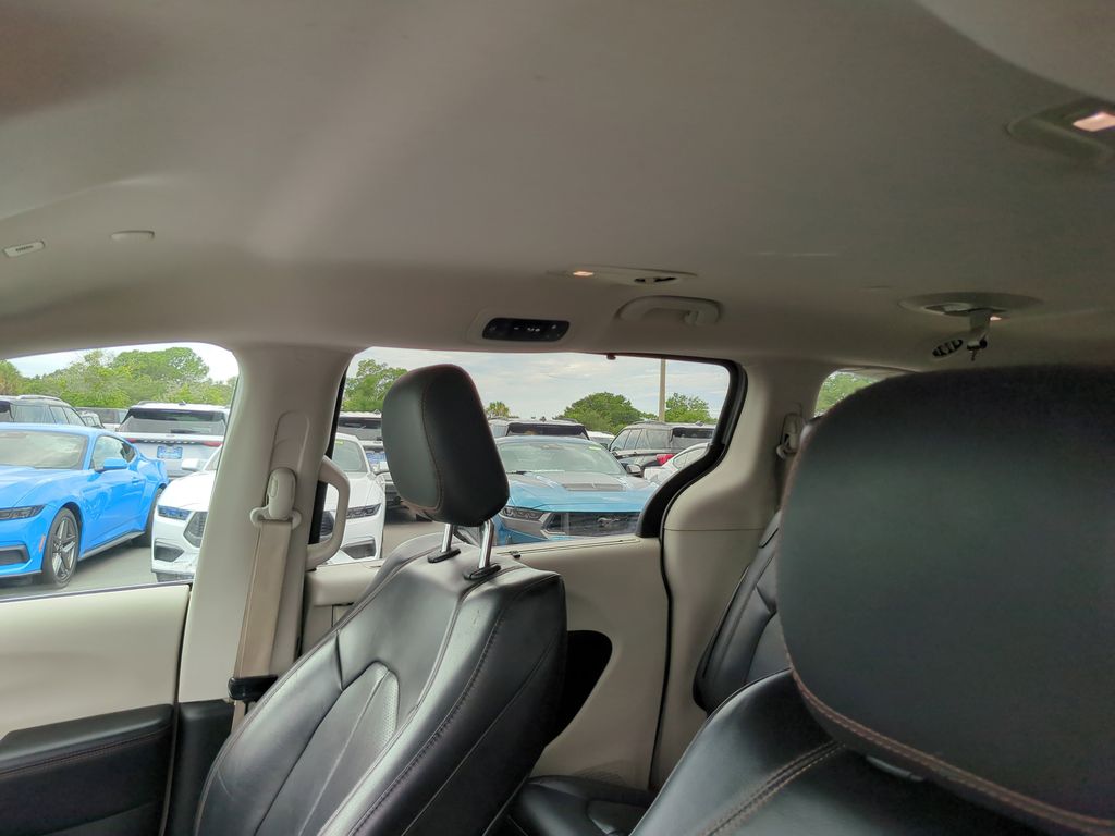 Used 2018 Chrysler Pacifica - photo 24