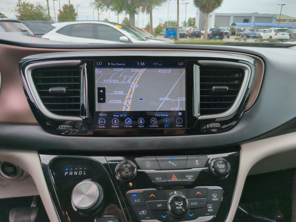 Used 2018 Chrysler Pacifica - photo 26