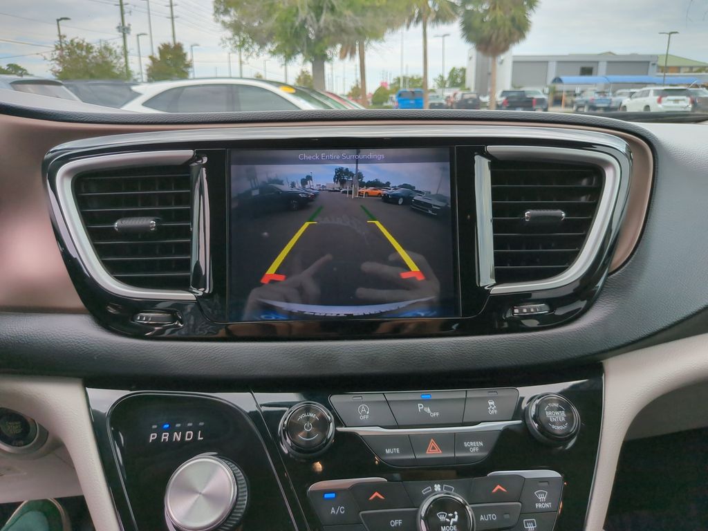 Used 2018 Chrysler Pacifica - photo 27