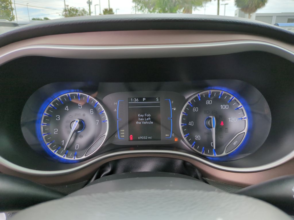 Used 2018 Chrysler Pacifica - photo 36