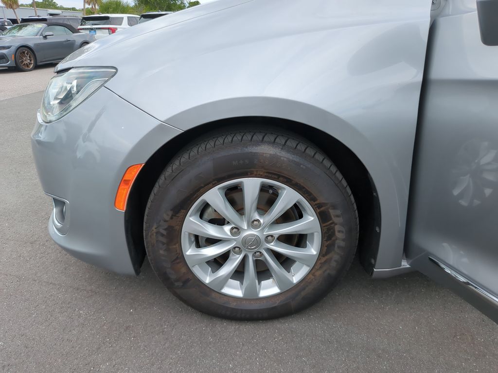 Used 2018 Chrysler Pacifica - photo 37