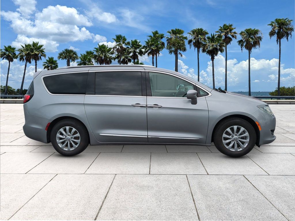 Used 2018 Chrysler Pacifica - photo 10