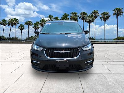 Used 2023 Chrysler Pacifica - photo 2