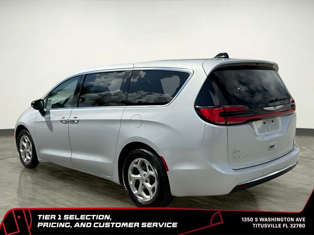 Used 2024 Chrysler Pacifica - photo 5