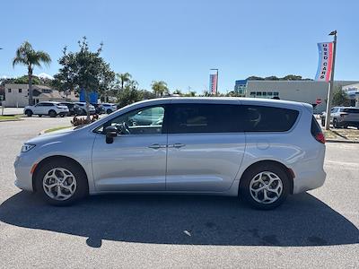 Used 2024 Chrysler Pacifica - photo 1