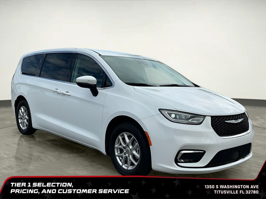 Used 2023 Chrysler Pacifica - photo 12