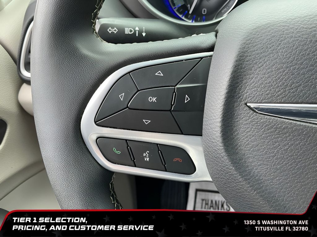 Used 2023 Chrysler Pacifica - photo 30