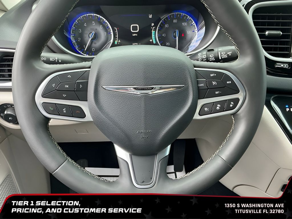 Used 2023 Chrysler Pacifica - photo 32