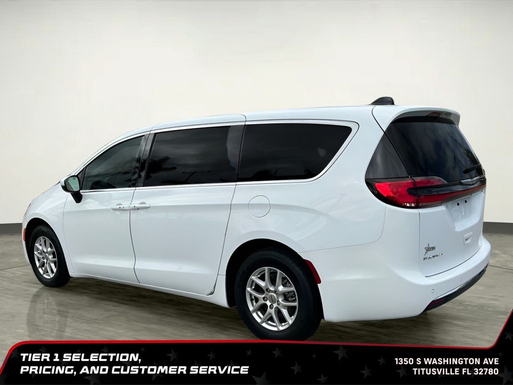 Used 2023 Chrysler Pacifica - photo 6