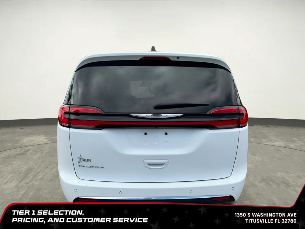 Used 2023 Chrysler Pacifica - photo 8