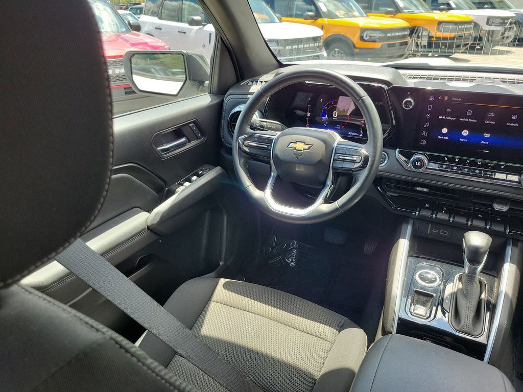 Used 2023 Chevrolet Colorado - photo 1