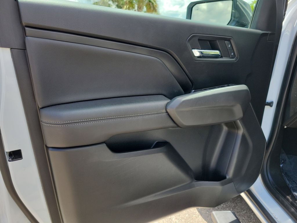 Used 2023 Chevrolet Colorado - photo 5