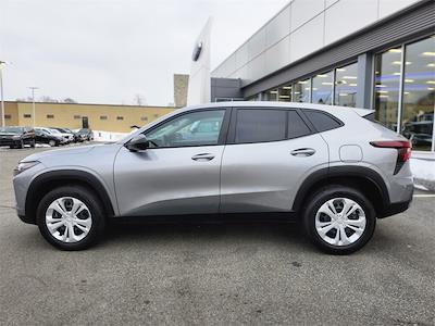 Used 2025 Chevrolet Trax - photo 1