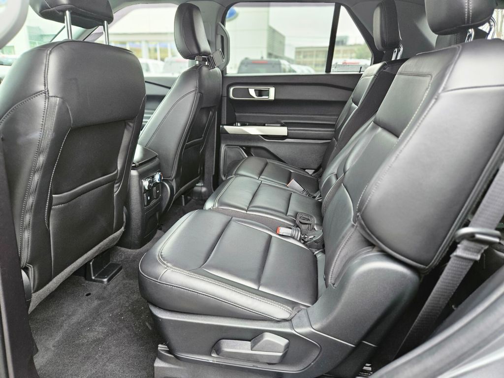 Used 2022 Ford Explorer - photo 16
