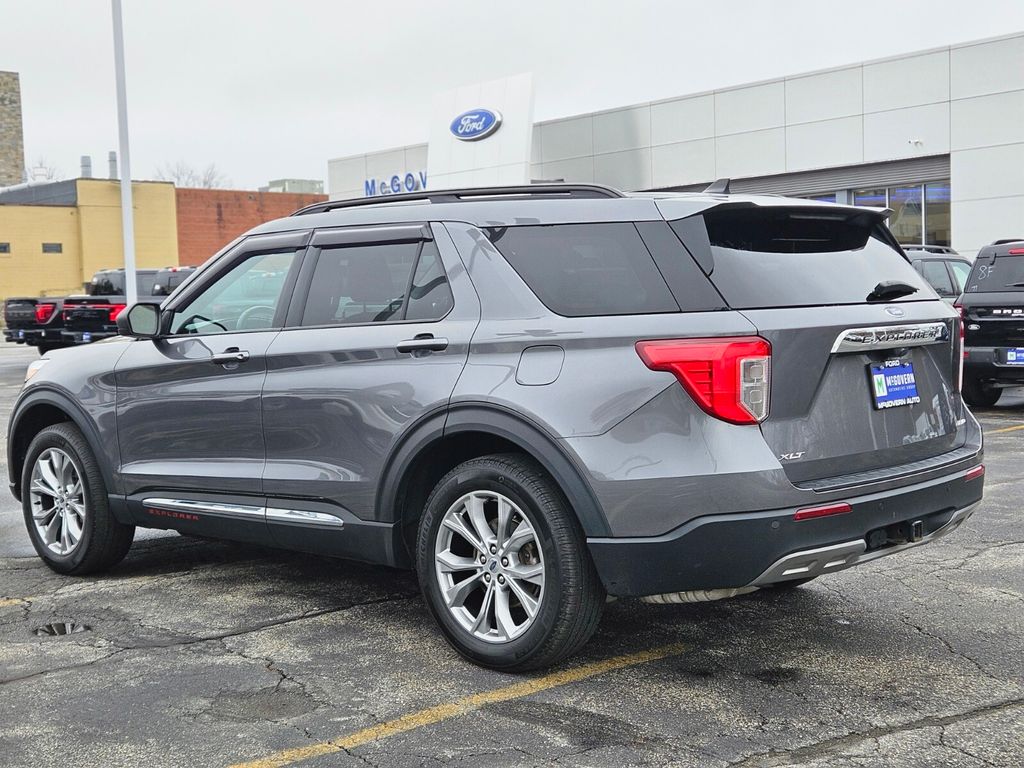Used 2022 Ford Explorer - photo 2