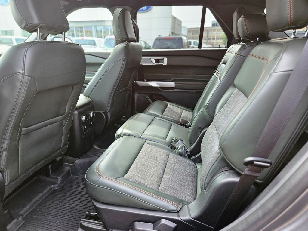 Used 2022 Ford Explorer - photo 16