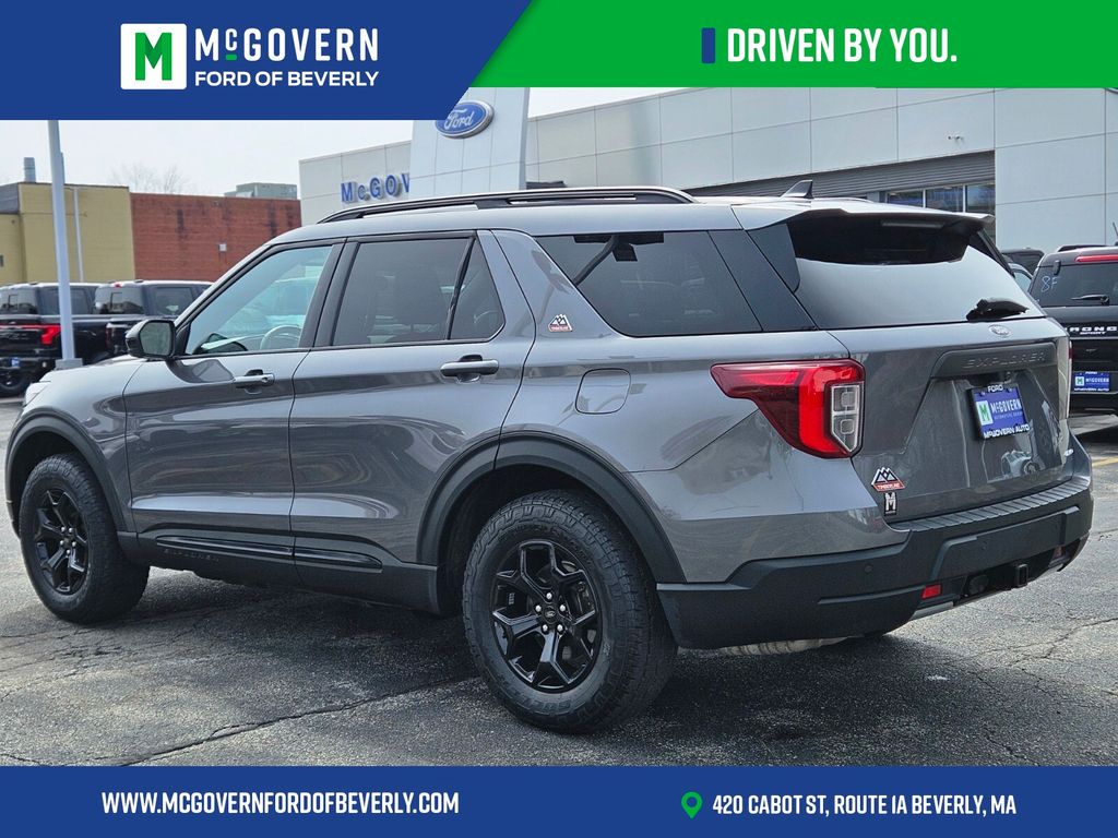 Used 2022 Ford Explorer - photo 2