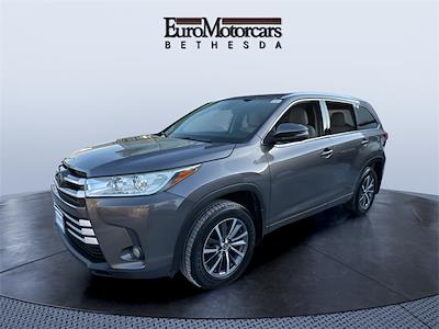 Used 2017 Toyota Highlander - photo 1