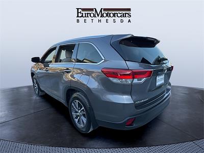 Used 2017 Toyota Highlander - photo 1