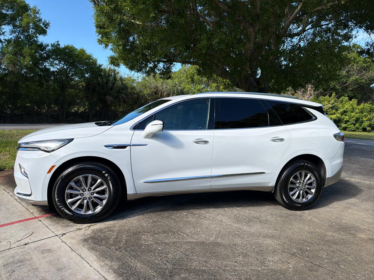 Used 2022 Buick Enclave - photo 5