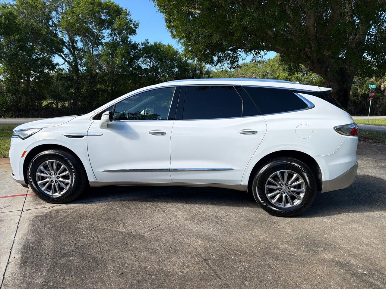 Used 2022 Buick Enclave - photo 6