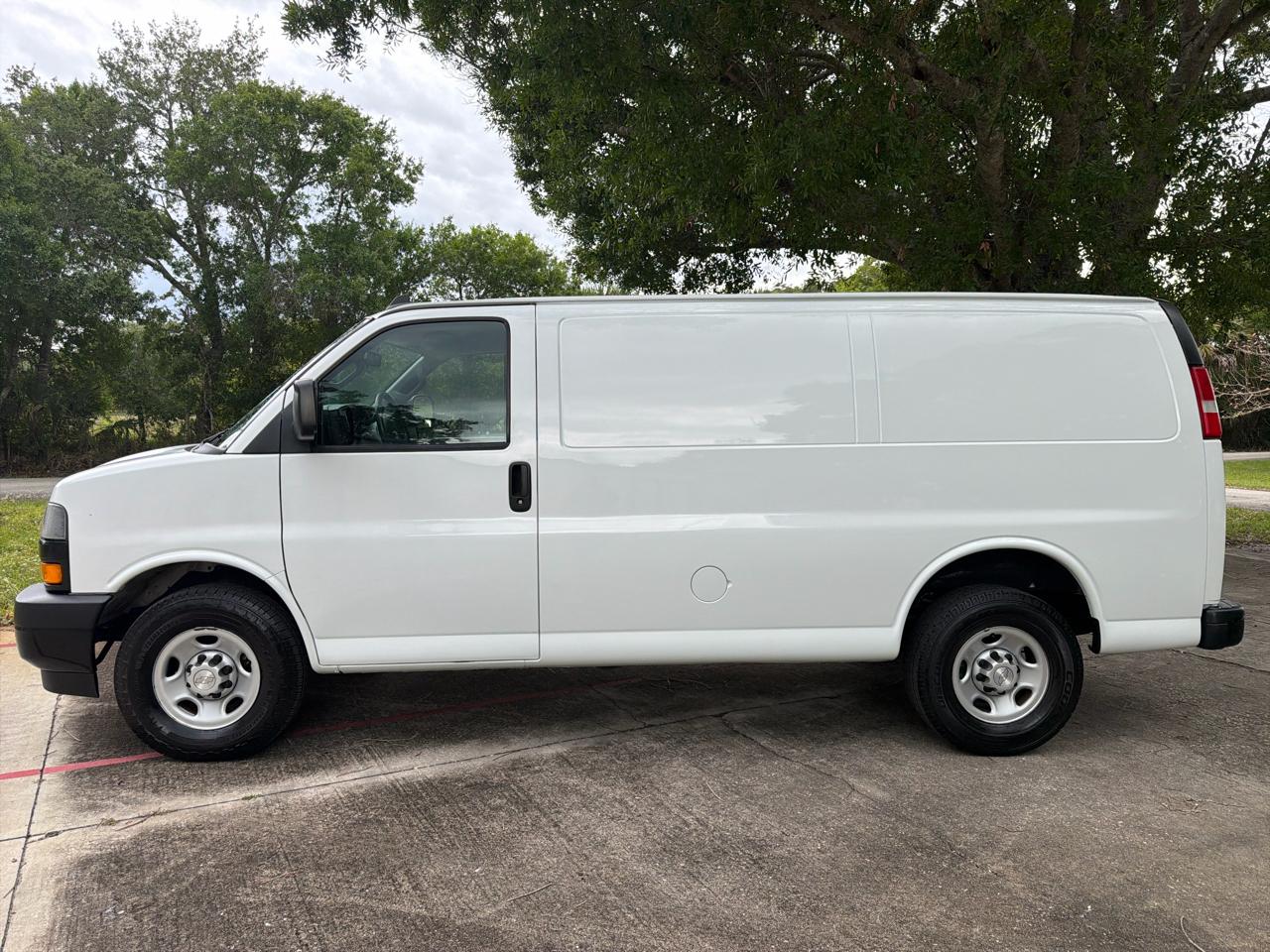 Used 2020 Chevrolet Express 2500 - photo 6