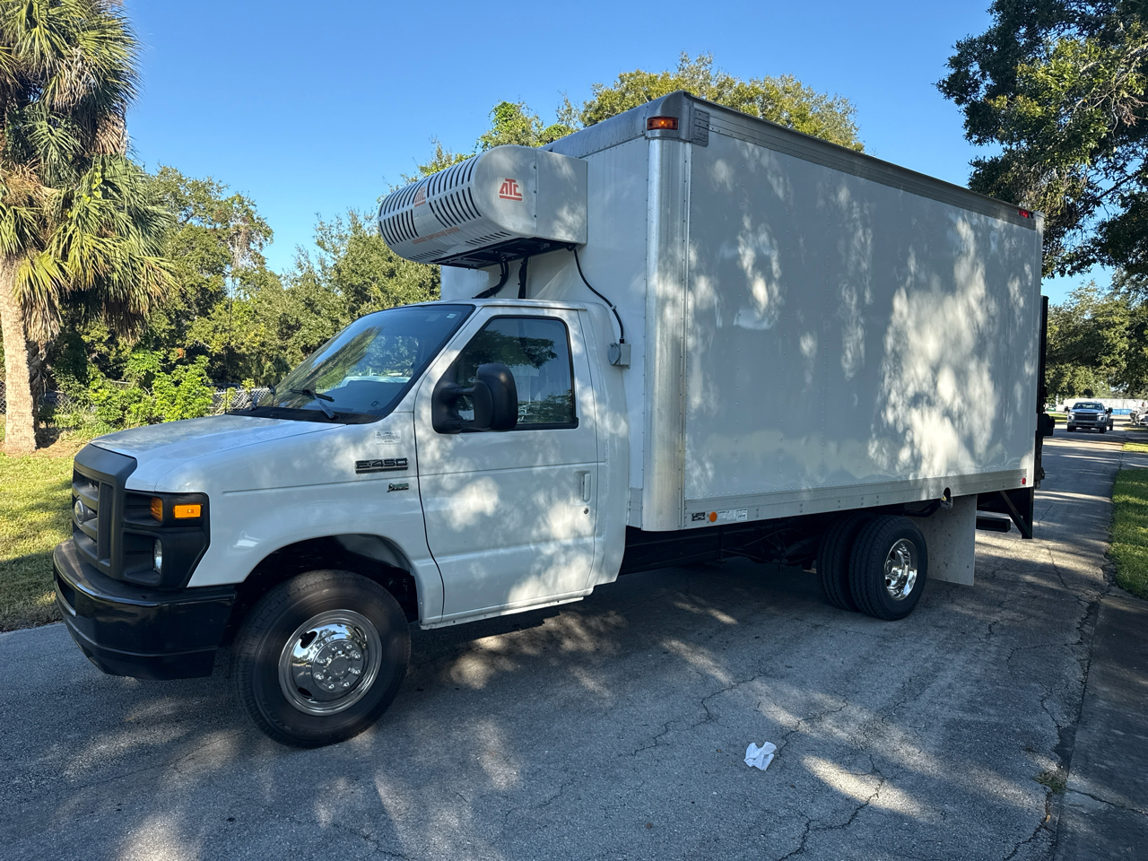 Used 2013 Ford E-450 - photo 5