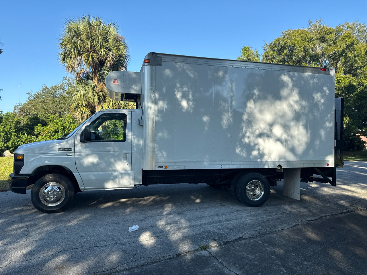 Used 2013 Ford E-450 - photo 6