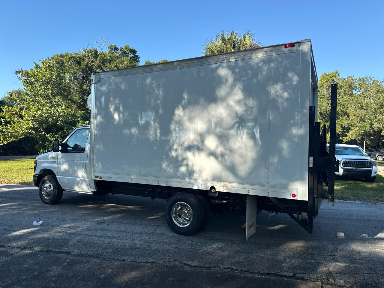 Used 2013 Ford E-450 - photo 7
