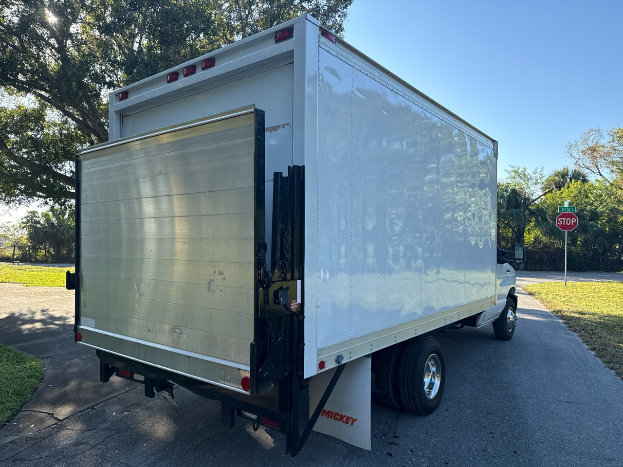 Used 2013 Ford E-450 - photo 9
